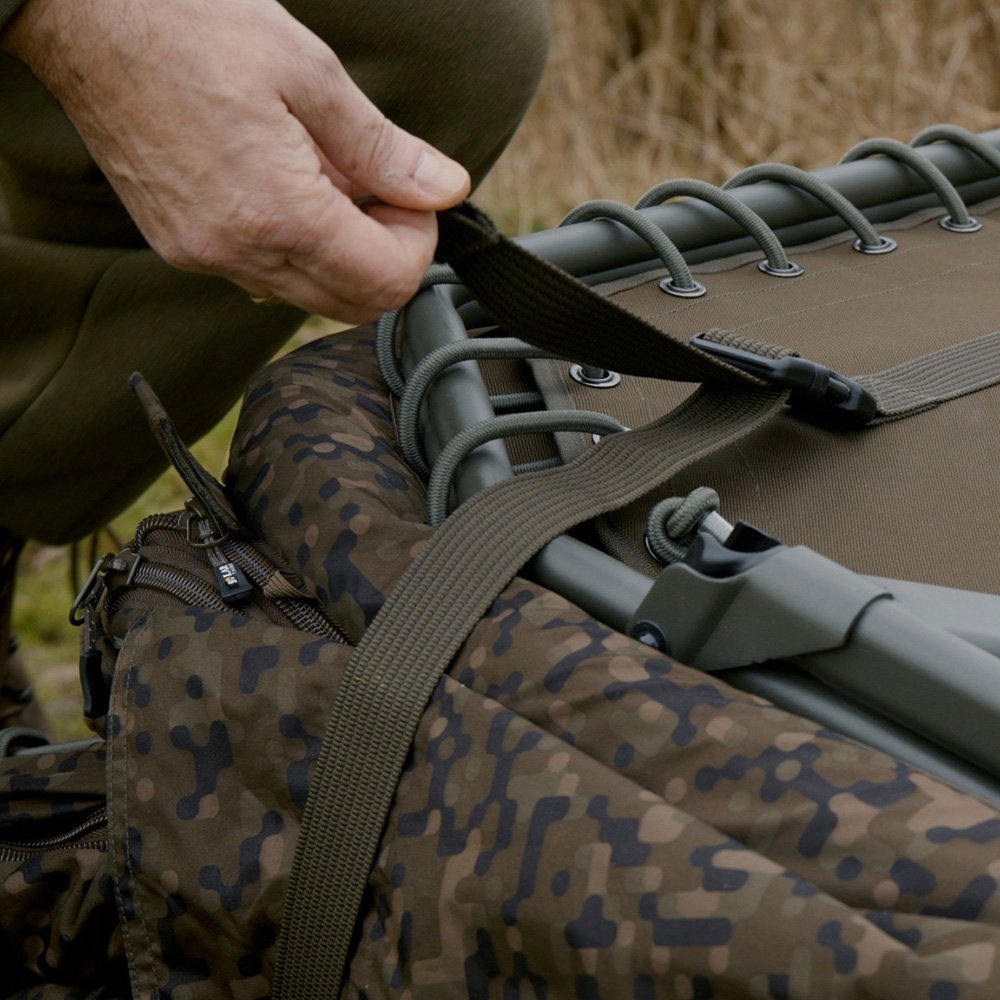 Bed Chair con saco de dormir Solar SP C - Tech Memory Foam Sleep Systems MKII - Tienda Carpfishing