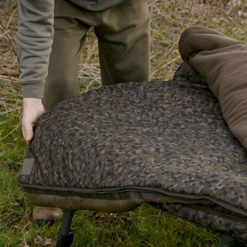Bed Chair con saco de dormir Solar SP C - Tech Memory Foam Sleep Systems MKII - Tienda Carpfishing