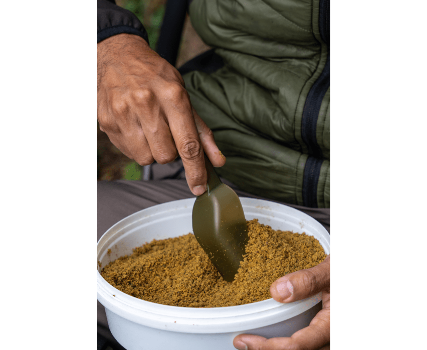 Pala cebadora Korum - Small - Tienda Carpfishing