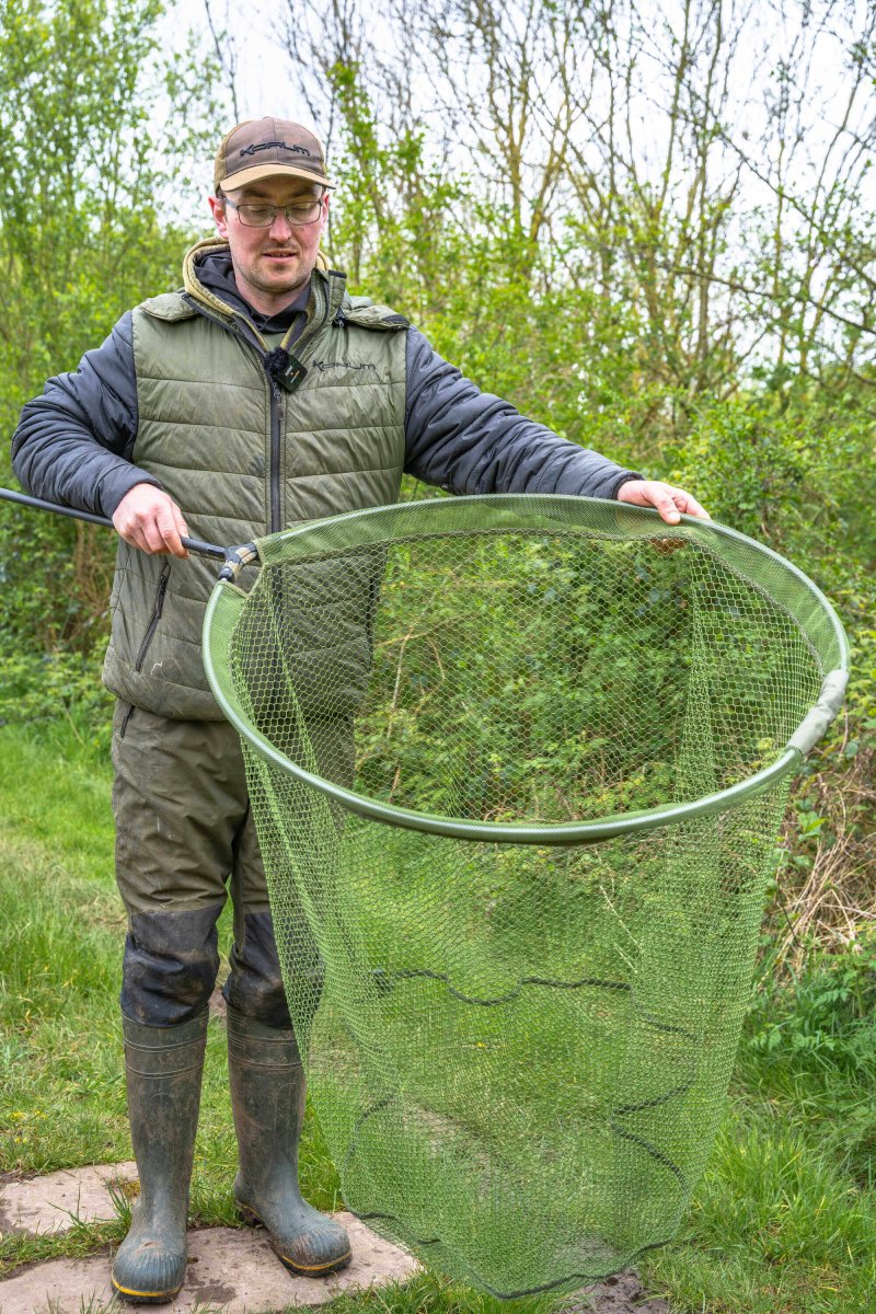 Sacadera Plegable Korum Power Látex 34" - Tienda Carpfishing