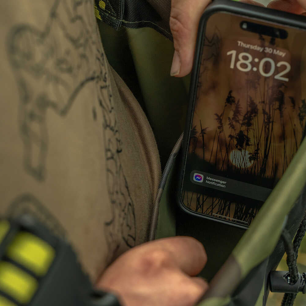 Vadeador Avid Carp Distortion Camo - Tienda Carpfishing