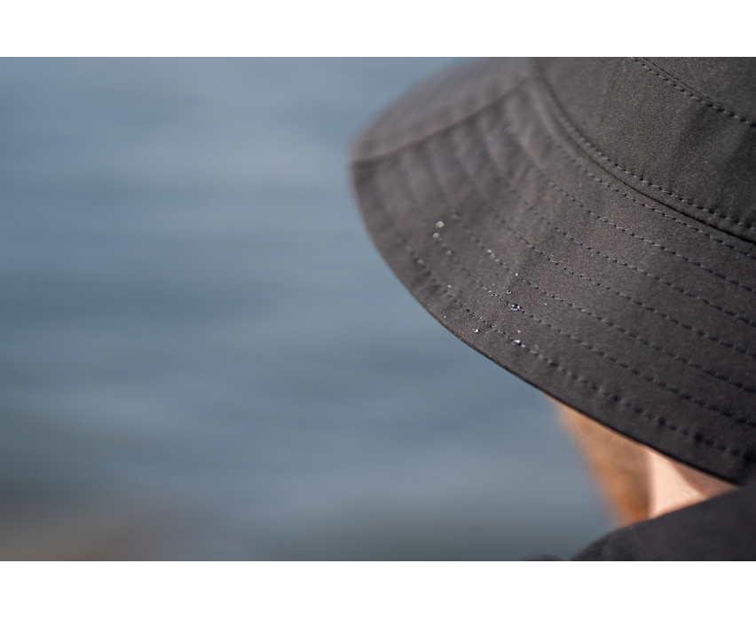 Cappello Avid Carp Nero Stealth
