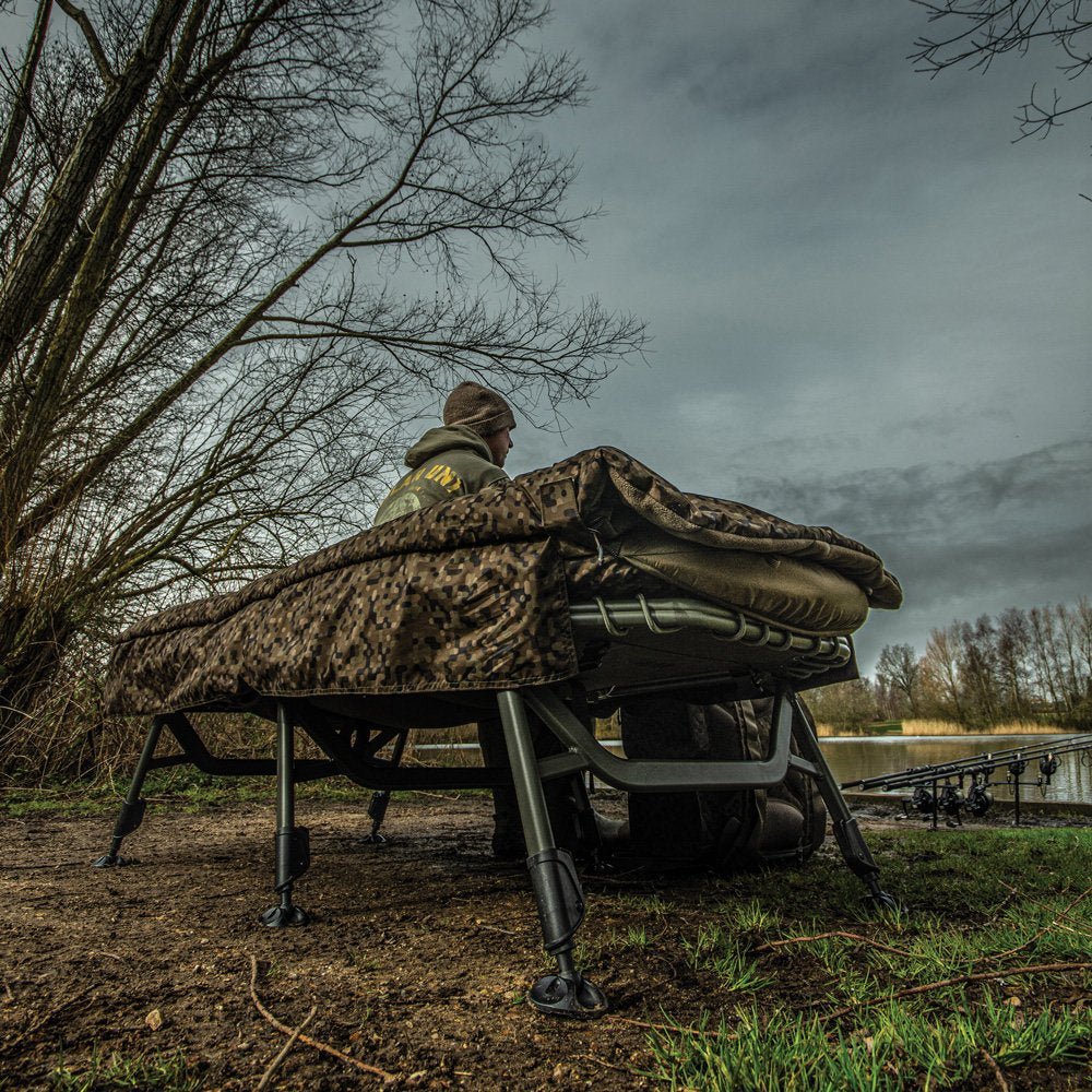 Bed Chair con saco de dormir Solar SP C - Tech Memory Foam Sleep Systems MKII - Tienda Carpfishing