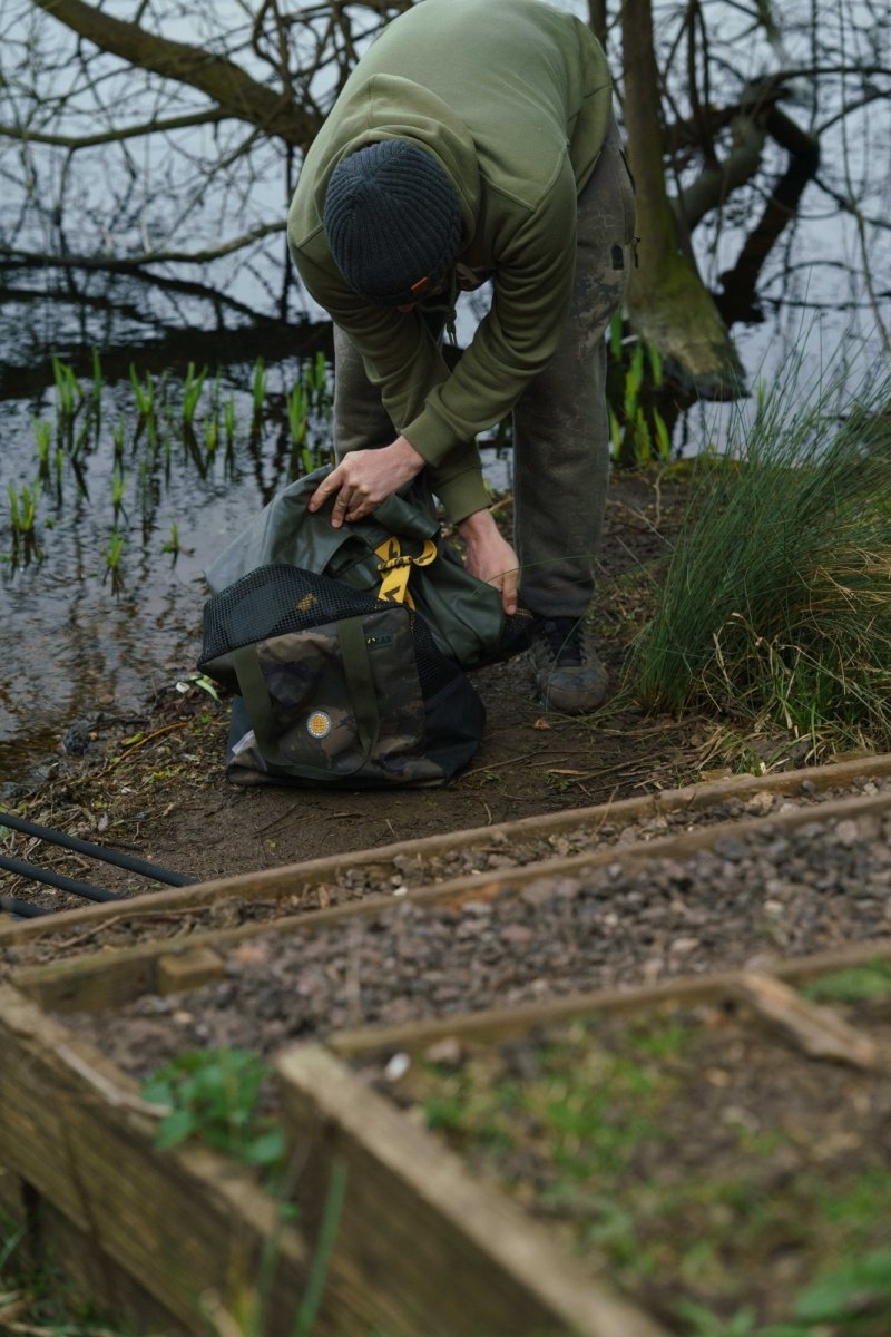 Funda Vadeador Solar Worldwide - Tienda Carpfishing