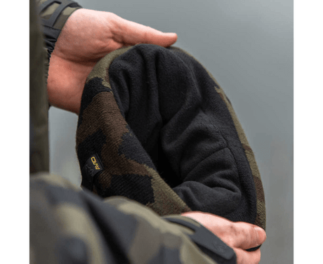 Gorro Avid Carp Negro y Camo - Tienda Carpfishing