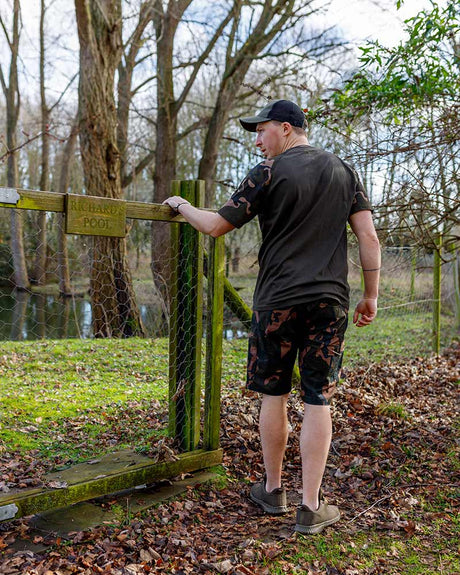 Pantalón Corto Fox LW Combat Camo - Tienda Carpfishing