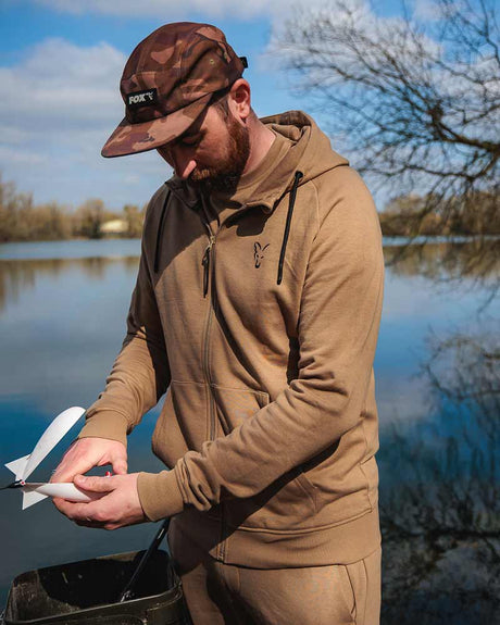 Sudadera Fox LW Tan Ltd Edition con capucha y cremallera - Tienda Carpfishing