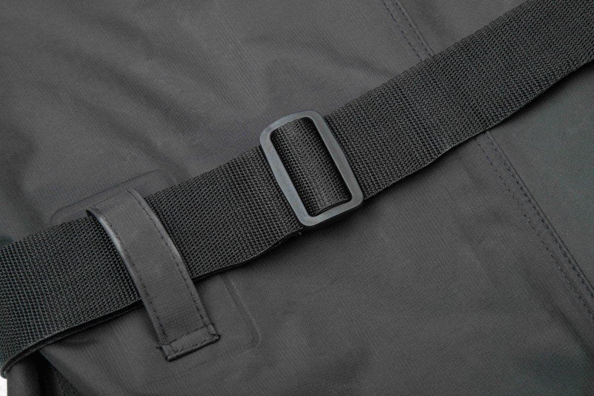 Vadeador Mikado Basic Negro - Tienda Carpfishing