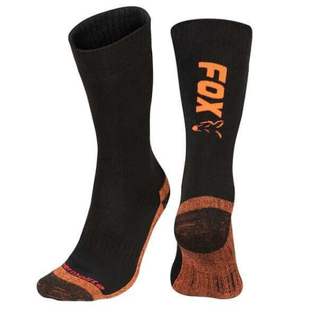 calcetines negros y naranjas fox