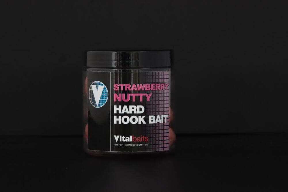 Hard Hook Baits Vitalbaits Strawberry Nutty 18 mm - Tienda Carpfishing