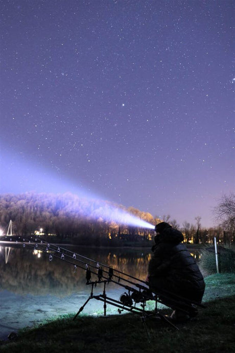 Linterna frontal Nash Mega Lite - Tienda Carpfishing